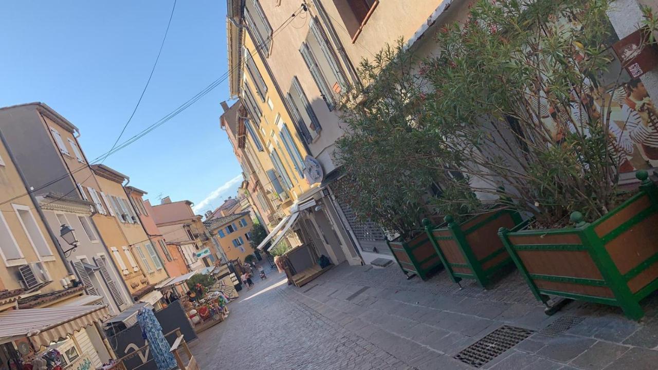 Appartement Centre Ville St Maxime, Plage A Pied 圣马克西姆 外观 照片